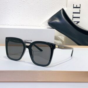 Gentle Monster Black New Her 01 Sunglasses